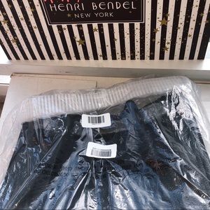 henri bendel Bags - ❌ HENRI BENDEL STATEMENT HOBO henri bendel Bags - ❌ HENRI BENDEL STATEMENT HOBO